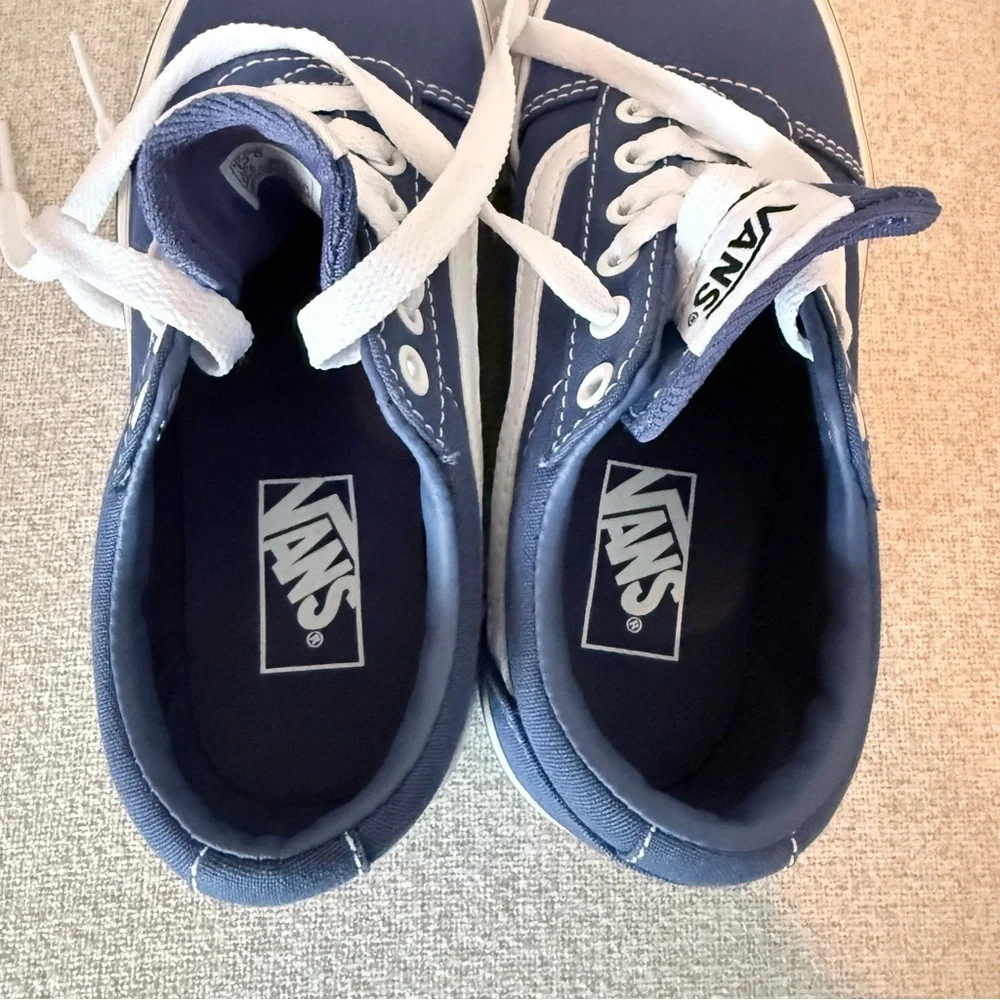 NWOT Vans Ward navy blue/ white canvas sneakers size youth 13 (unisex)